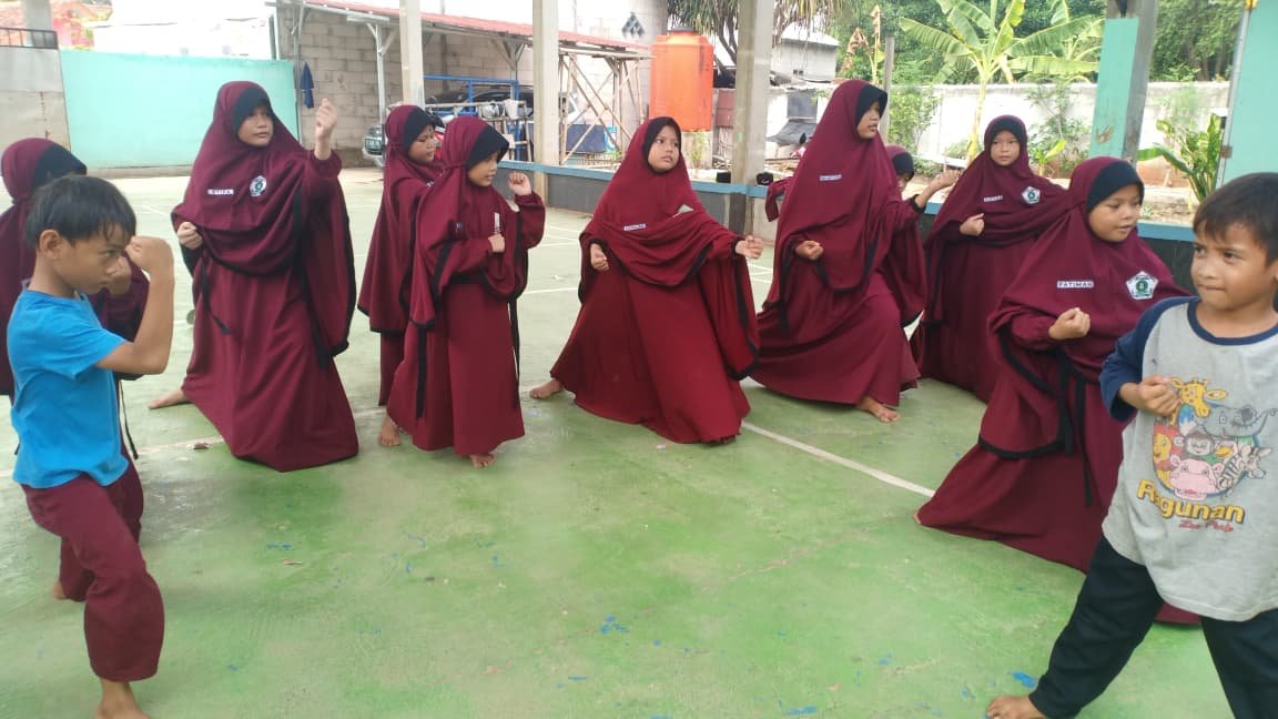 Keseruan Latihan Karate SDIT