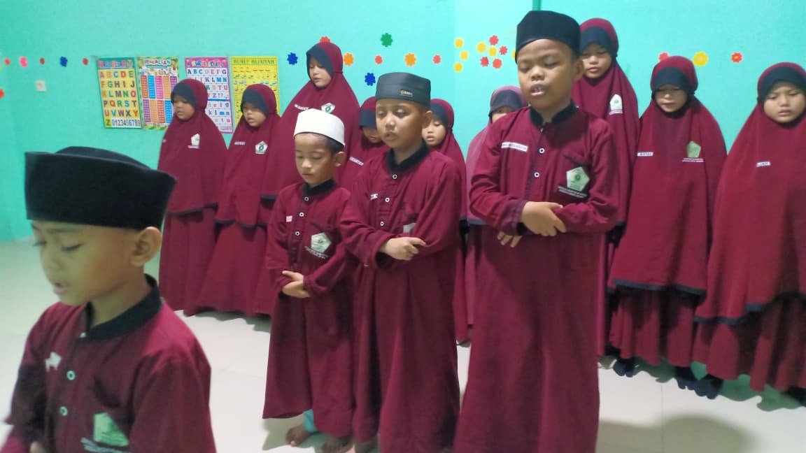 Kegiatan Praktek Sholat SDIT